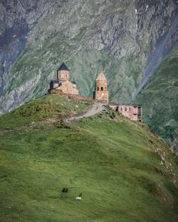 GERGETI HOLY TRINITY KAZBEGI
